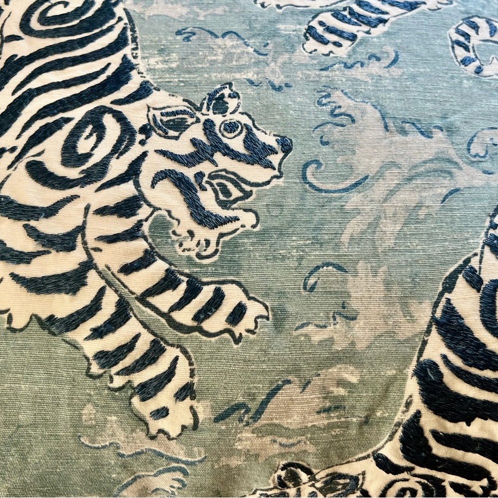 Ryan Studios- Blue & White Tiger Print Decorative Throw Pillow - Set of 2 - Picture 7 of 11